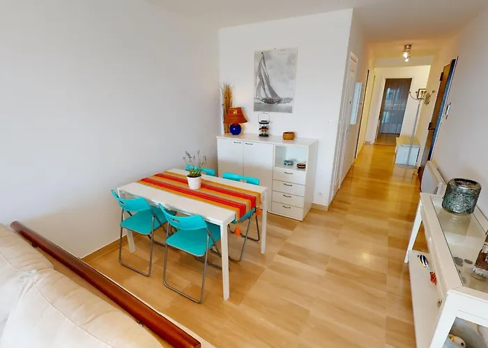 Bel Avec Terrasse, Piscine, Parking Et Wifi - Fr-1-196-321 Apartment *